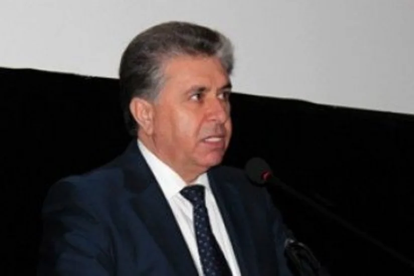 Deputat: Bələdiyyə sədri yeyib-dağıdacaq, biz ona güzəşt edəcəyik?!