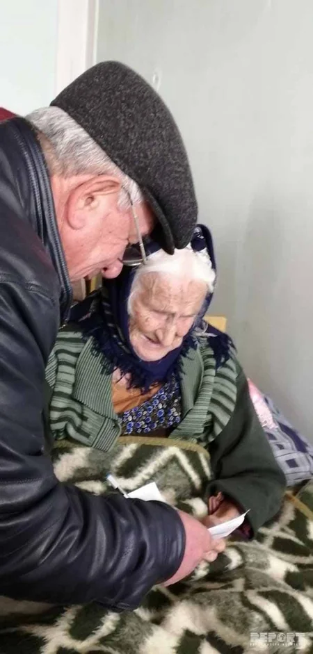 Проголосовала 115-летняя избирательница - ФОТО