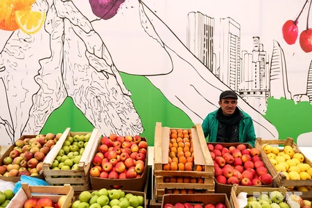 Eldar Əzizov Novruz yarmarkasında olub - FOTO