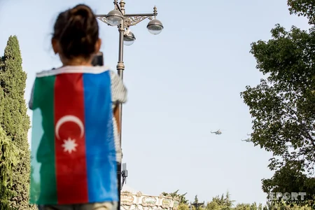 Bakının azadlığının 100 illiyi  - möhtəşəm paraddan FOTOREPORTAJ - VİDEO