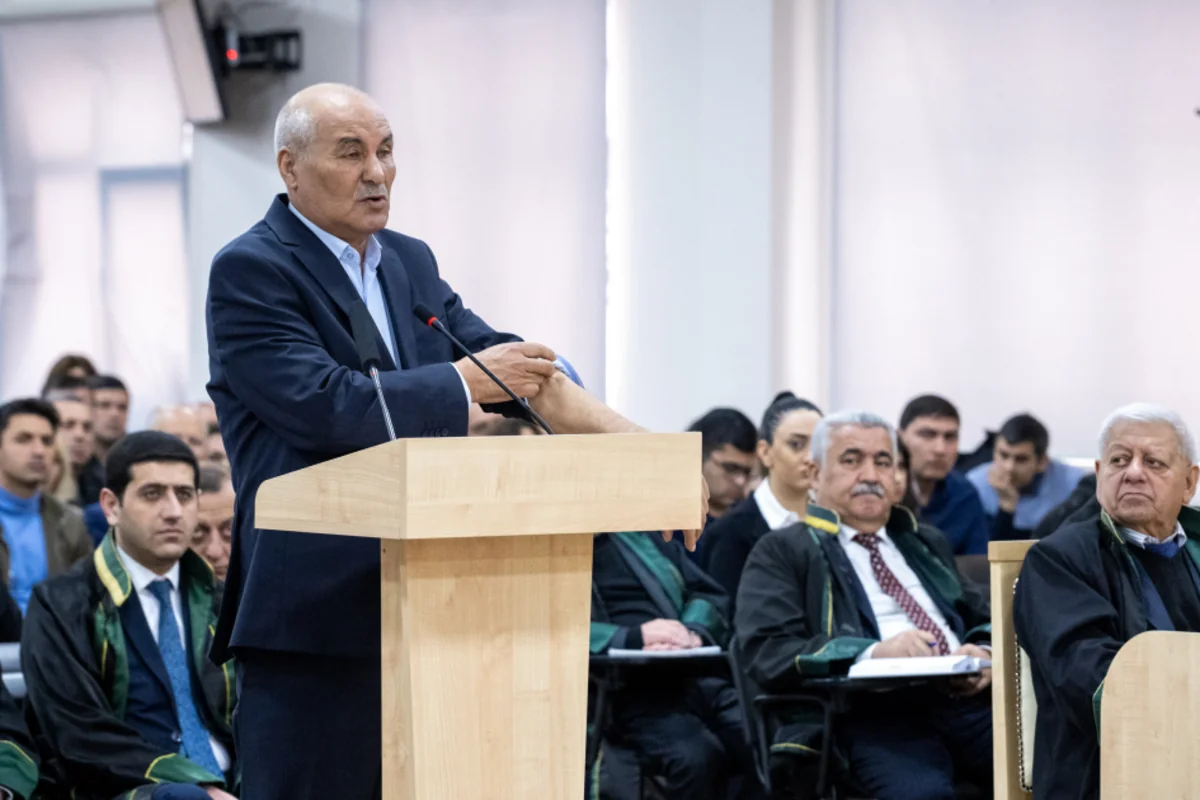 Məhkəmədə zərərçəkmiş şəxs Madat Babayanı tanıdı: O, “sən türksən” deyib məni təpiklədi
