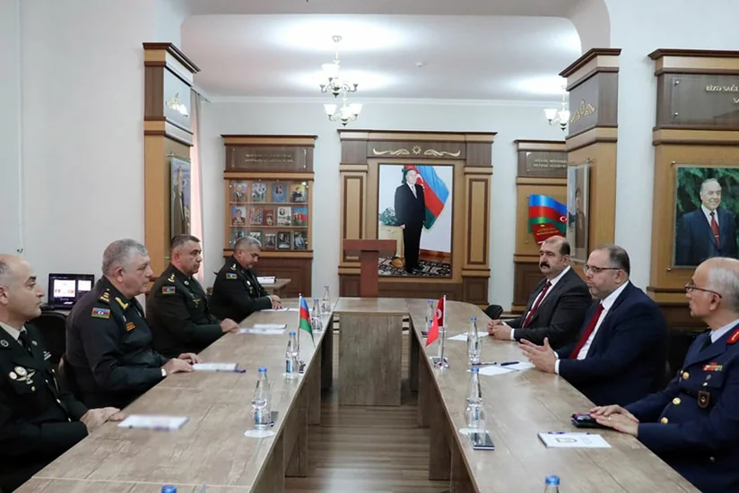 В Баку прошла встреча с руководством университета обороны Турции