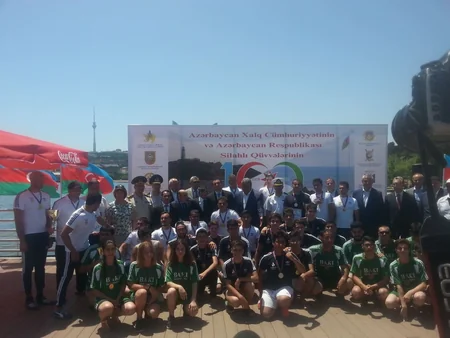 Böyük Zirə adasından Dənizkənarı Milli Parkadək üzgüçülük estafeti keçirilib