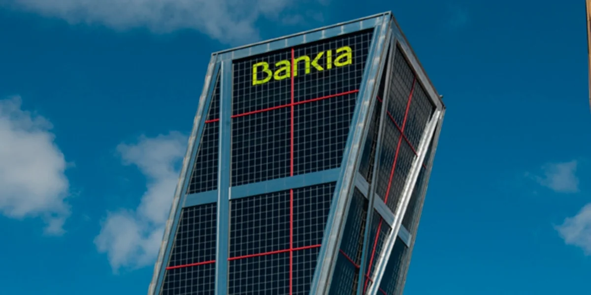 A gunman takes hostages in Madrid bank
