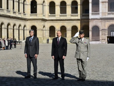 Official welcome ceremony was held for President Ilham Aliyev in Paris