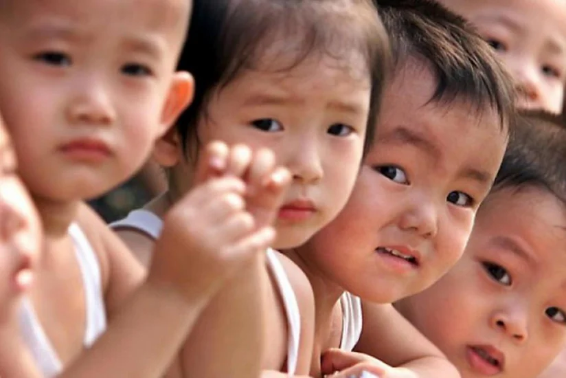 Çində bir ailənin 3 uşaq sahibi olmasına icazə verilib