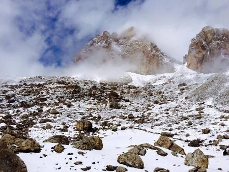 Heydər zirvəsinə kütləvi yürüşlər davam edir