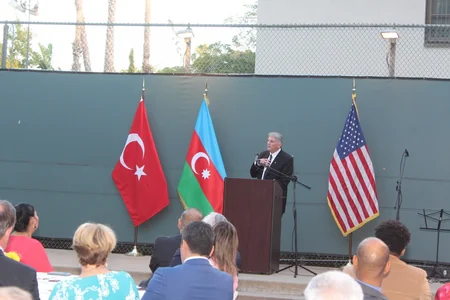Azərbaycan və Türkiyə Baş Konsulluqları Los-Ancelesdə ilk dəfə iftar süfrəsi açıb