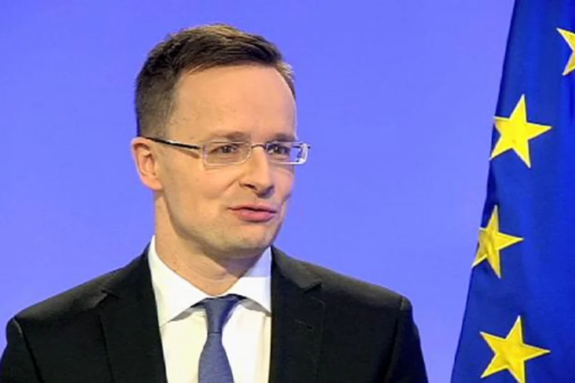 Глава МИД Венгрии прибыл с визитом в Азербайджан