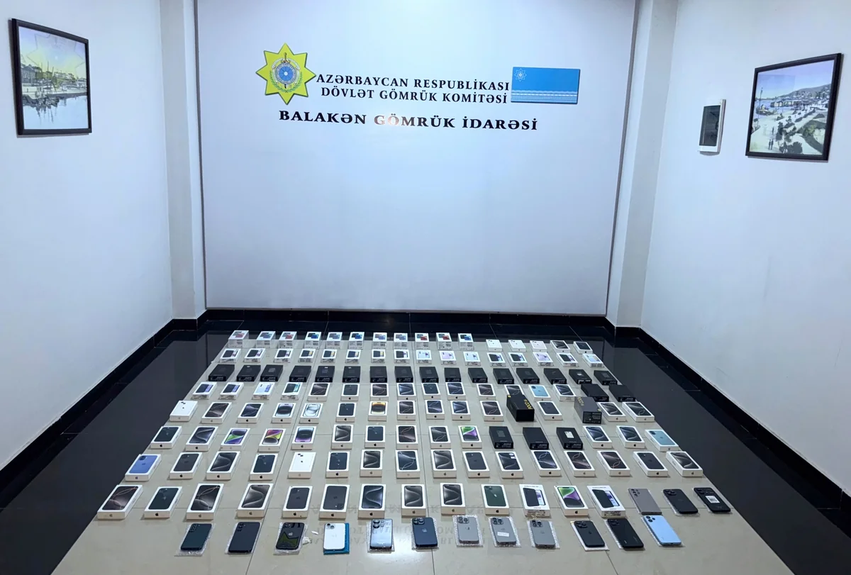 Azərbaycan gömrükçüləri 140 ədəd müxtəlif markalı mobil telefon aşkar edib