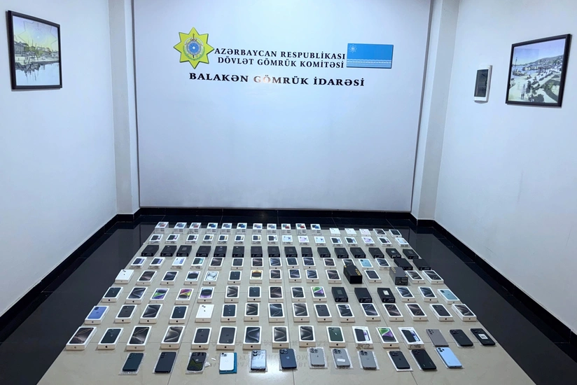 Azərbaycan gömrükçüləri 140 ədəd müxtəlif markalı mobil telefon aşkar edib