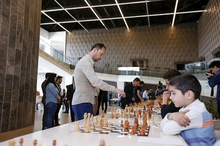 ShamkirChess 2019da iştirak edən şahmatçılar uşaqlar üçün seans keçiriblər