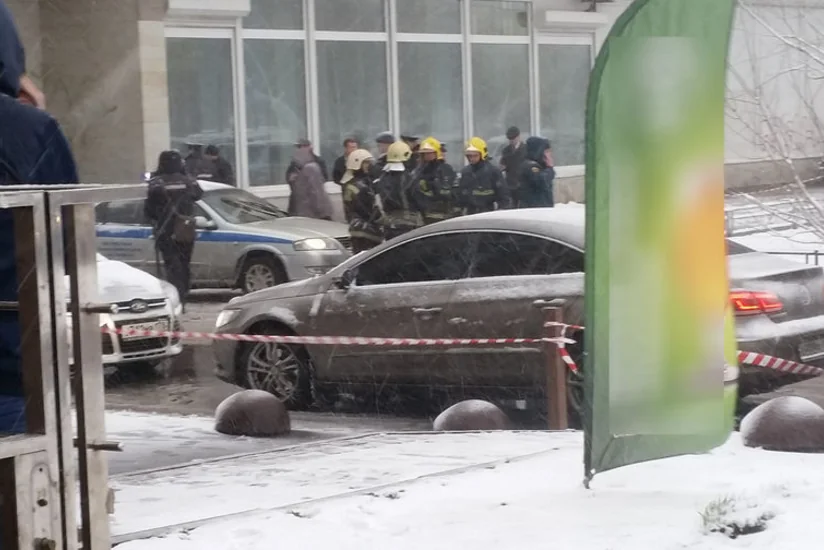 В Петербурге на Васильевском острове произошел взрыв