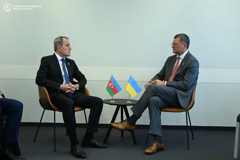 Глава МИД Азербайджана обсудил с украинским коллегой актуальные вопросы двусторонней повестки