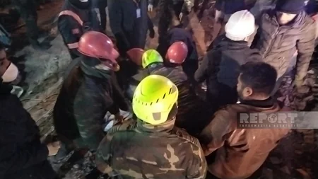 Azərbaycanın xilasediciləri dağıntılar altından kişi meyitini çıxarıb