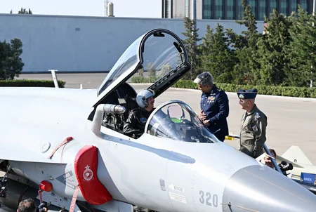 Prezident İlham Əliyevə çoxməqsədli JF-17C təyyarələri təqdim olunub - YENİLƏNİB-2