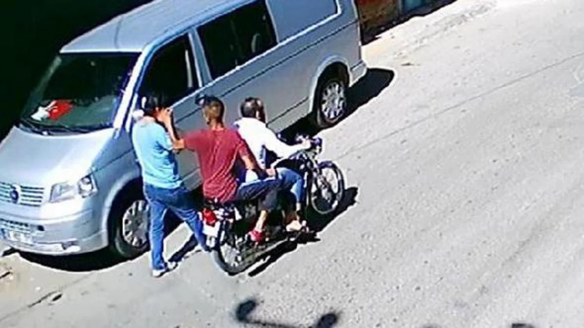В Ясамале мотоциклисты совершили грабеж в отношении гражданина Японии