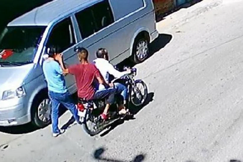 В Ясамале мотоциклисты совершили грабеж в отношении гражданина Японии