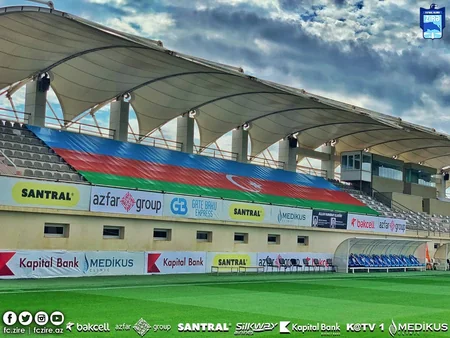 Zirə və Neftçinin futbolçuları meydana hərbi geyimdə çıxdılar