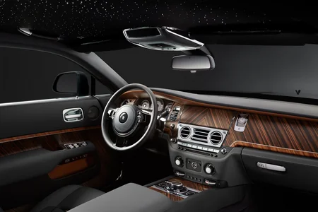 Azərbaycan müştərilərinə yeni Rolls-Royce avtomobili təklif olunur