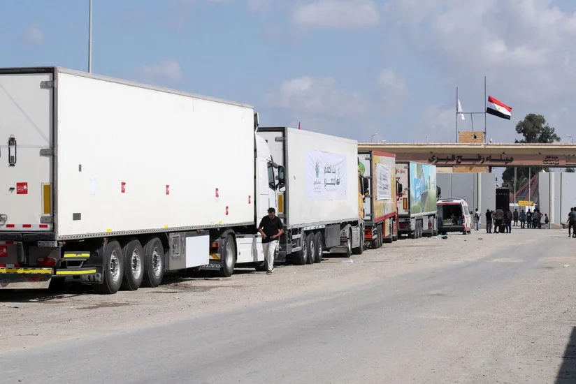 ЦАХАЛ: Колонна из 50 грузовиков доставила гумпомощь на север сектора Газа