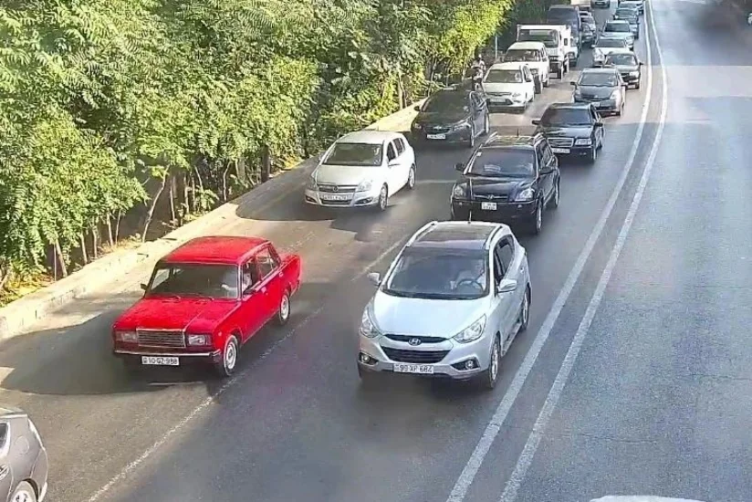 Bakının bir sıra yollarında tıxac yaranıb