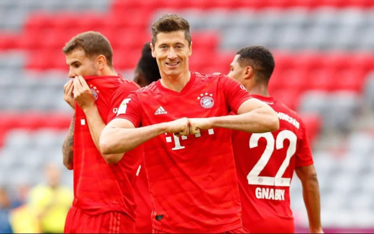 Levandovski Qızıl buts mübarizəsində vahid lider oldu - SİYAHI