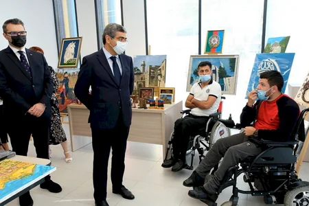 Vətən müharibəsinin ildönümünə həsr edilmiş “Xarıbülbül” satış-sərgisinə başlanıb
