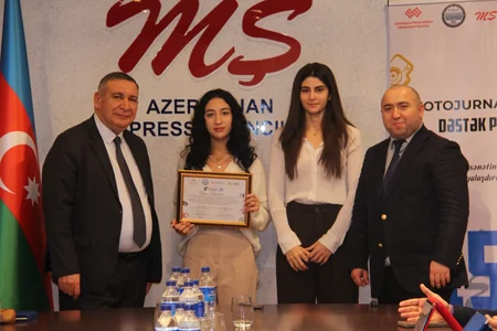 “Fotojurnalistikaya Dəstək Proqramı”nın təqdimat mərasimi keçirilib