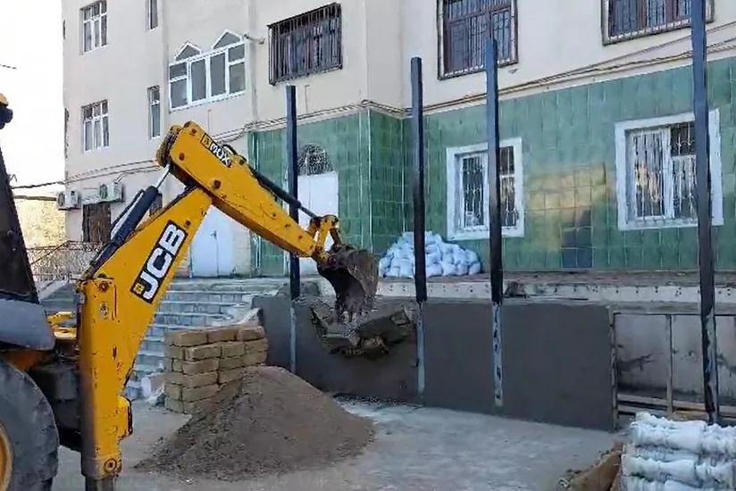 Sumqayıtda qanunsuz tikili sökülüb