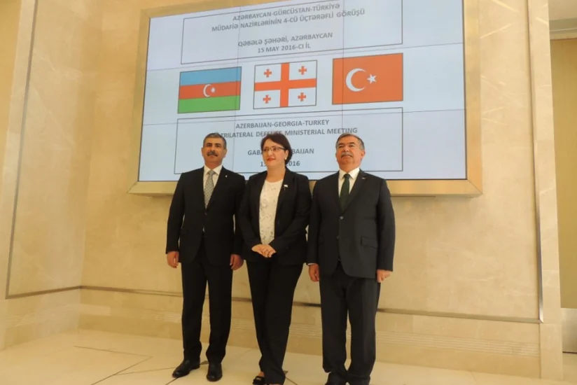 Qəbələdə Azərbaycan, Gürcüstan və Türkiyə müdafiə nazirlərinin görüşü başlayıb - FOTO