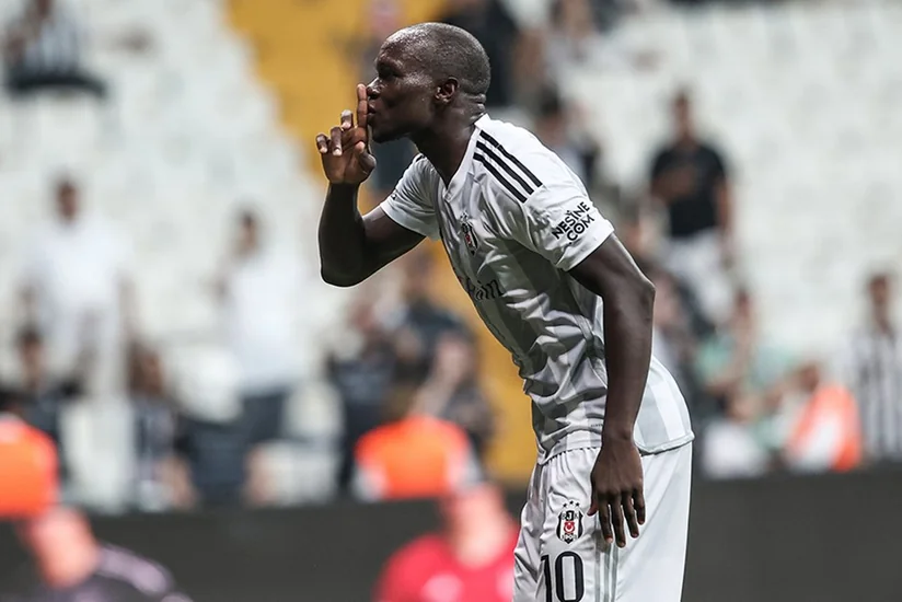 Beşiktaş Neftçi ilə oyundan öncə əsas hücumçusunu sata bilər