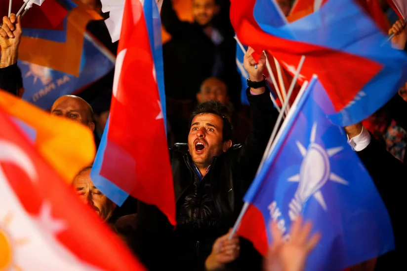 ​Türkiyənin hakim partiyası seçkilərdə 49,36% səslə qalib gəlir