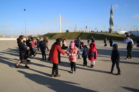 Bakıda Nəqliyyat Mübadilə Mərkəzində 15 dayanacaq pavilyonu sərnişinlərin istifadəsinə verilib