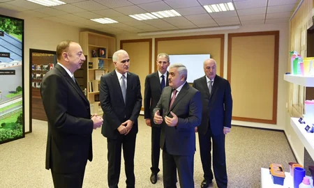 ​İlham Əliyev Sumqayıtda iki zavodun açılışında iştirak edib
