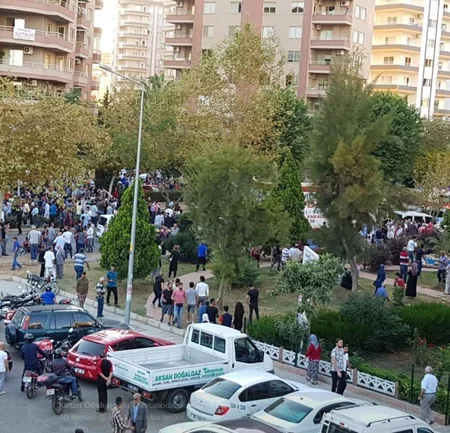 В Турции совершено нападение на служебный полицейский автомобиль, пострадали 12 человек