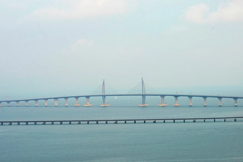 Çində dünyanın ən uzun dəniz körpüsü açılıb - VİDEO