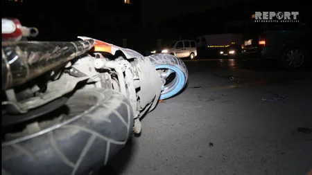 Bakıda motosikletlə avtomobil toqquşub, xəsarət alan var