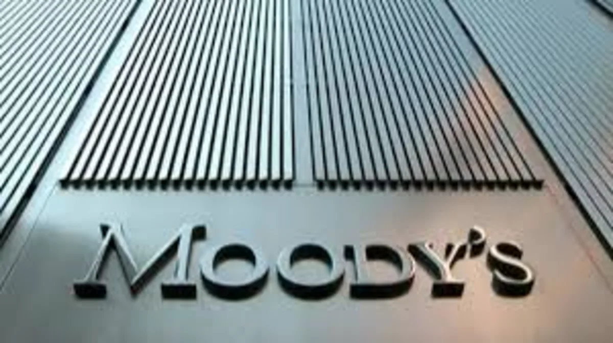 Moody's: экспортеры нефти сократят расходы на 40%
