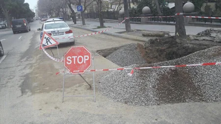 Bakıda Zabitlər bağının qarşısında yol bağlanıb