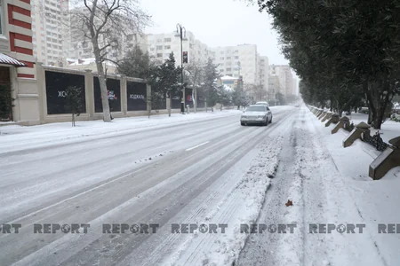 Qar ən çox uşaqları sevindirir... - VİDEO