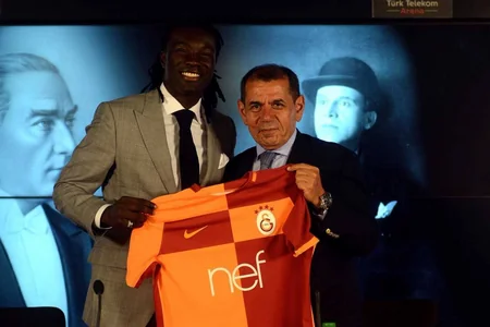 “Qalatasaray” Bafetimbi Qomislə müqavilə bağlayıb