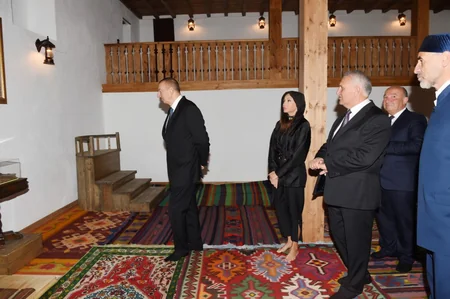 Prezident İlham Əliyev Şamaxının Dəmirçi kəndində görülən işlərlə tanış olub