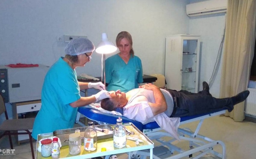 Lənkəranda maşını aşmış qohumuna köməyə gələn sürücü piyadanı vuraraq öldürüb - FOTO