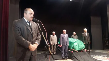Lənkəran teatrında əməkdar artistlə vida mərasimi keçirilib - FOTO
