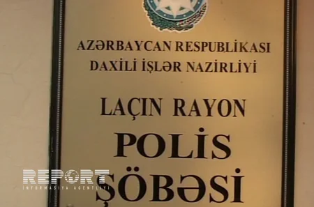 Ağcabədidə toy kaseti oğurlanıb, bəy-gəlin şəkili üzərinə bıçaq qoyulub - FOTO