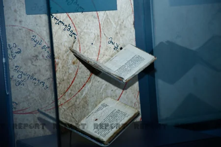 “Molla Nəsrəddin” jurnalının orijinal nüsxələri, Azərbaycan dilində 85 yaşlı kitab - REPORTAJ