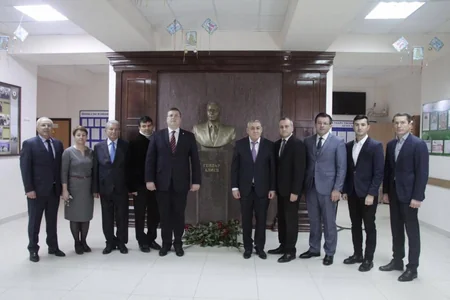 Different nations and local officials commemorate Heydar Aliyev in Astrakhan
