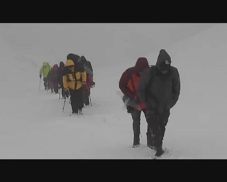 ​Heydər Əliyevin anadan olmasının 93-cü ildönümü münasibətilə “Heydər zirvəsi”nə yürüşlər təşkil olunub - FOTO-VİDEO