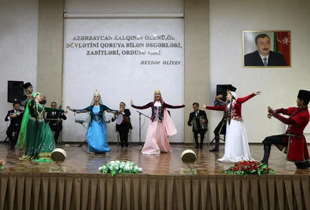 “Gizirlərin zabit vəzifələrinə hazırlığı kursu”nun ilk buraxılışı olub